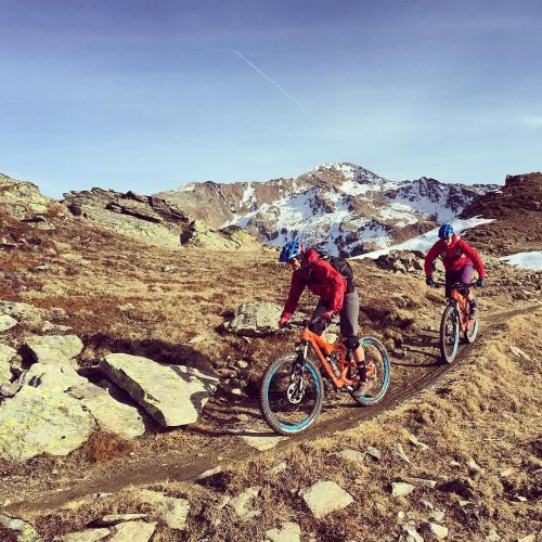 dfitzger:by @ibiscycles: Never ending fall here in Switzerland. I love it and there is nothing bette