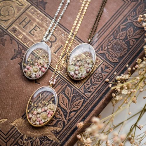 NEW! Minimalist style, delicate pendant necklace with real Ozothamnus flowers (rice flower blossoms)