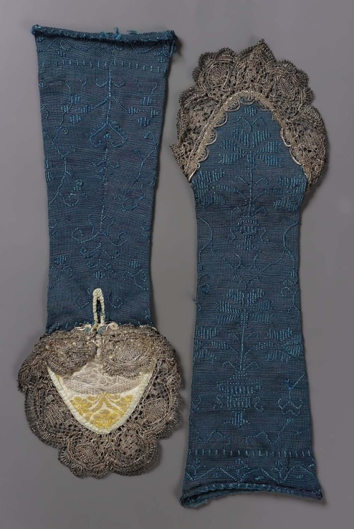Silk Mitts with Metallic Lace Trim, ca. 18th CenturyWorn with the regional costume of Zaans, Netherl