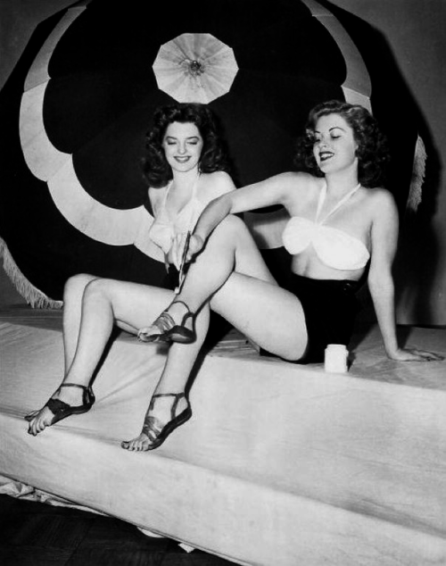 Julie London &amp; Barbara Bates, 1945