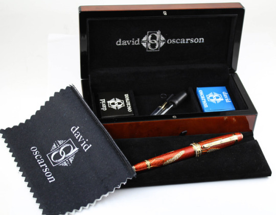 David Oscarson Diamond Edition Amber Harvest Fountain Pen #2/3
Solid 18k Gold