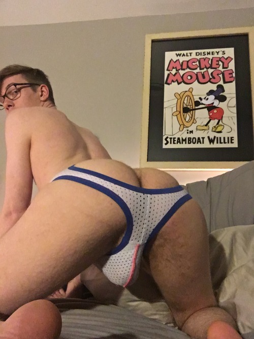 analroyale:  beardsboysbutts:  wank-me-up-before-you-go-go:  Here’s some of my favourite blogger and