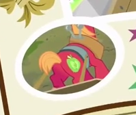 Griffinilla:  Pinkie Took A Picture Of Big Mac’s Ass For Her Scrapbook 