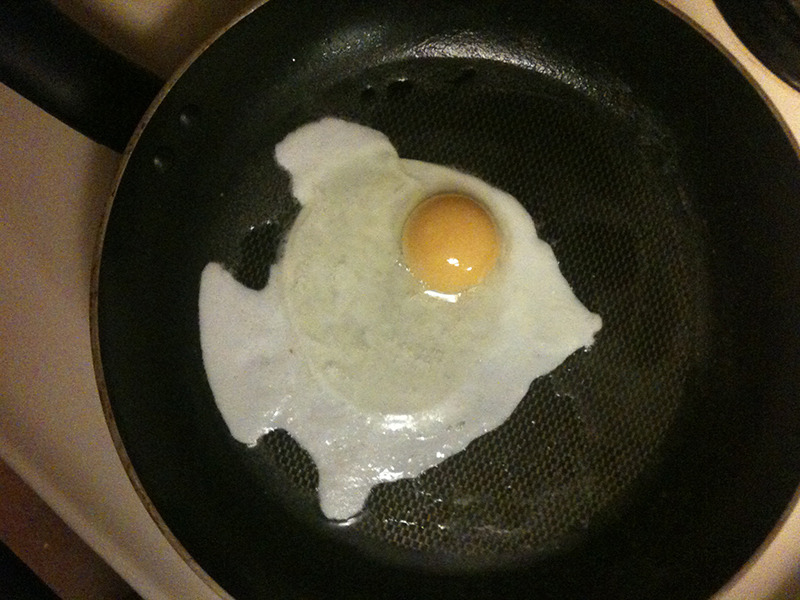 usb-dongle:  one time my boyfriend cracked an egg and it looked just like a fish