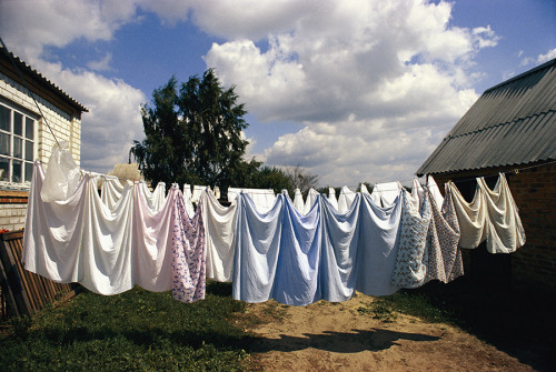 natgeofound:Laundry on a clothesline in Kharkov, Ukraine, September 1986.Photograph by Steve Raymer,