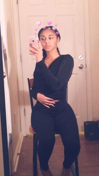 shawtyxkillin:My legs lookin thick but it’s all about the angles and pose don’t be fooled lol