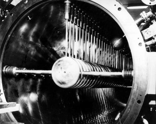 thewelovemachinesposts:  Linear Accelerator tank (37.4 inches inside diameter). c. 1961 [3200 x 2554] Source: https://c2.staticflickr.com/4/3722/12365800005_5aeef095be_o.jpg 