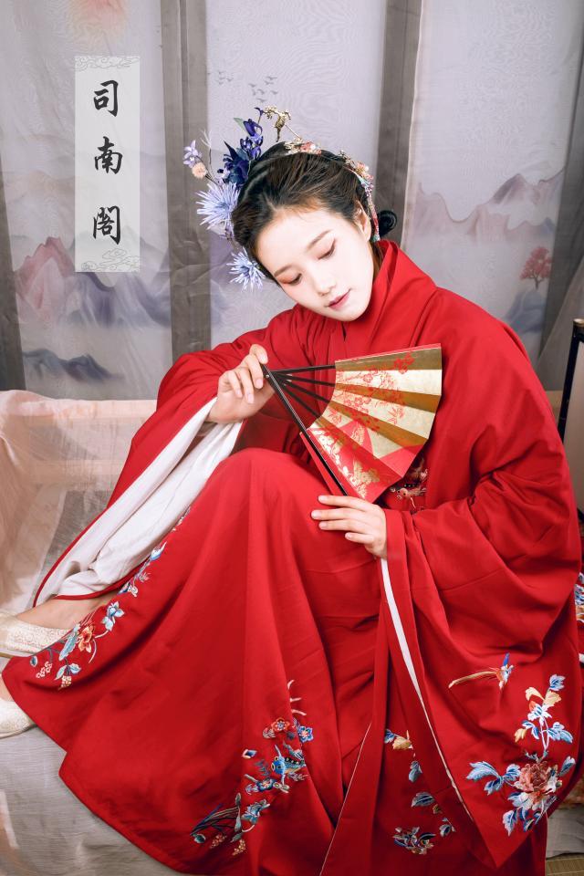 changan-moon:  Traditional Chinese hanfu by 司南阁