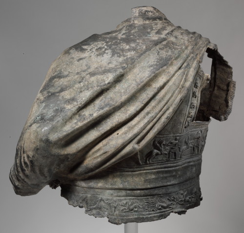 didoofcarthage:  Bronze torso from an equestrian statue wearing a cuirass. Greek or Roman, Hellenist
