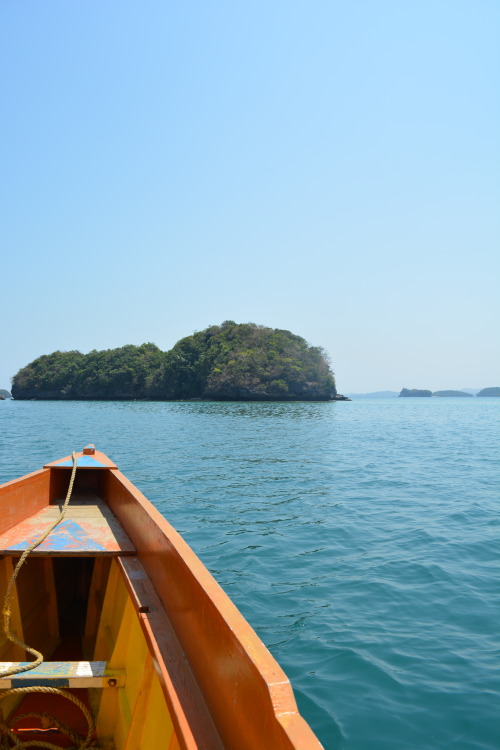 eyesofphilippines:  Touring the Hundred Islands