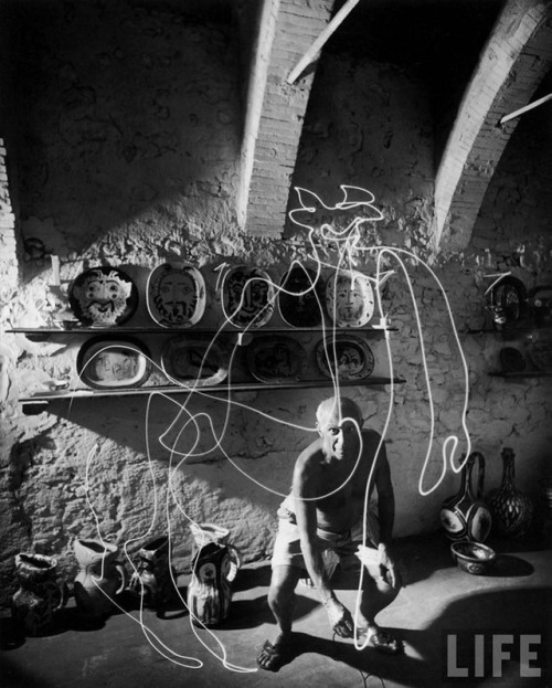 Picasso drawing with light.Life Magazine 1949