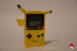 retrogamingblog:   Custom Pikachu Gameboy