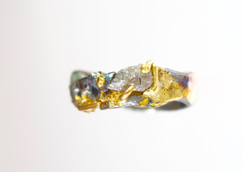 preludes-and-prufrock:sosuperawesome:Rings by Wallis Reid Jewelry on EtsyMore like this Now THESE ar