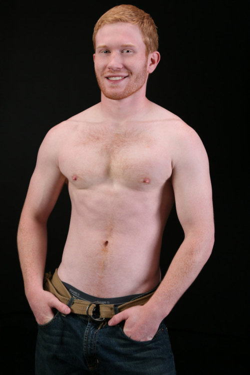 stunnedstiff:  gingers-snaps:  Carter: Gingers don’t get much hotter than this…       I particularly love his smile  :)  I suddenly sense a Beta Keratin deficiency.