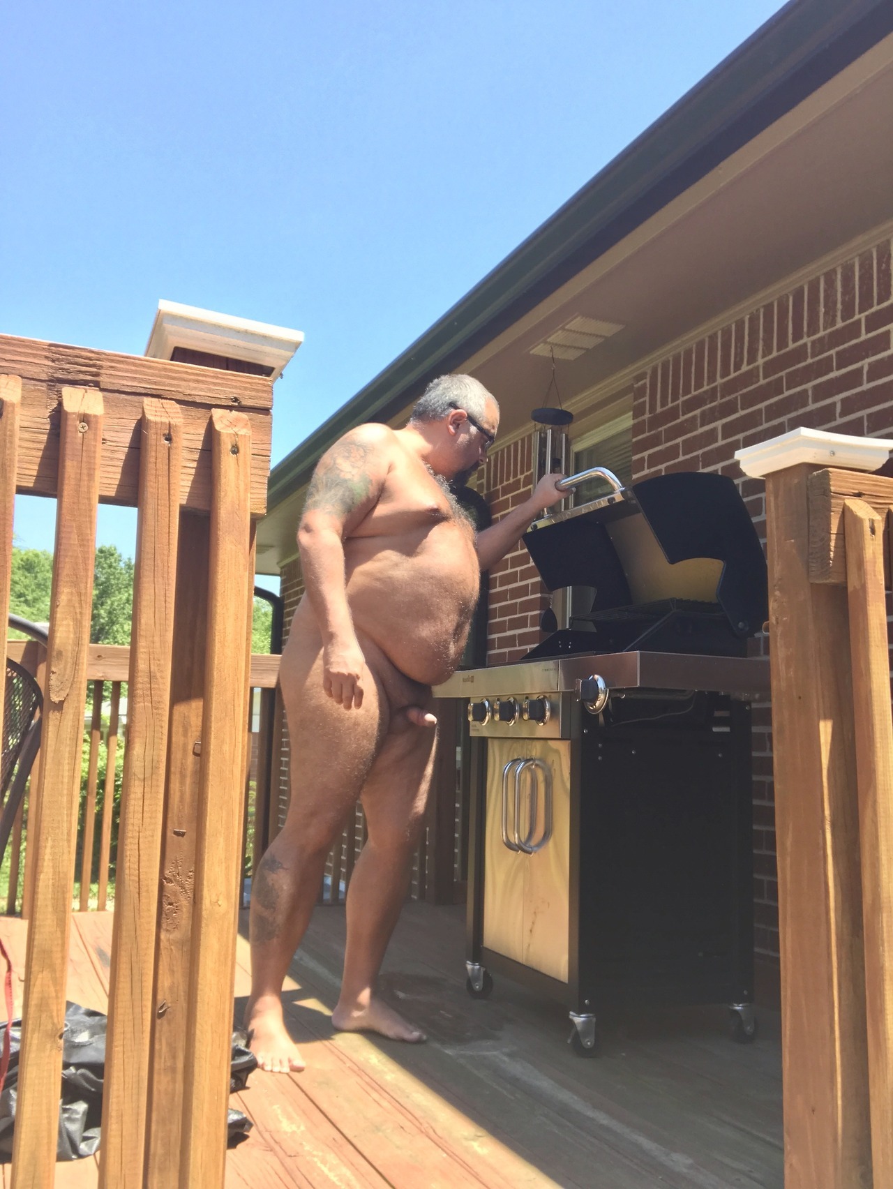 nudistbear:  Having a little fun in the sun today.