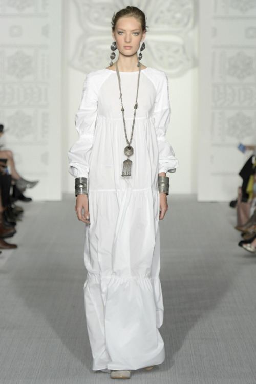 attackoftheclothes:  Travel Attire for Senator Leia OrganaDaks, Spring 2017