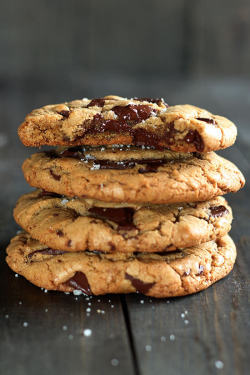 do-not-touch-my-food:    Brown Butter Chocolate Chunk Cookies     no shame