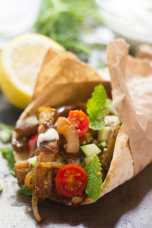 These vegan eggplant gyros are made with savory pan-fried strips of seasoned eggplant, wrapped up in warm pita bread with creamy dairy-free tzatziki.
Follow for recipes
Get your FoodFfs stuff here