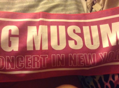 1-2: selfies on the way to the concert3-5: morning musume towel6-8: commemorative cd; front, inside,