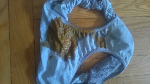 brownedpanties: Pooped my panties in public for the first time! Quite unexpected as i felt a need to