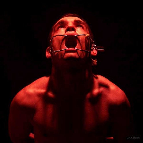 gaysmiscfran:  slave waiting the Master’s Gift 