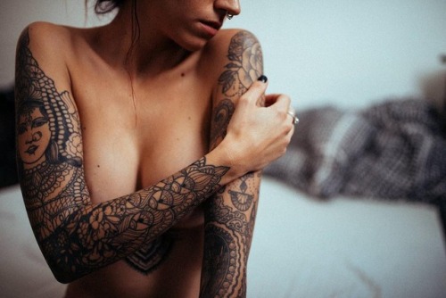 thatattoozone:    Stéphanie Lou  