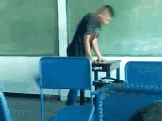 Como ser um imbecil na faculdade: 