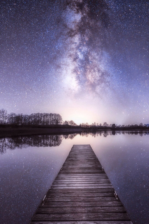 storyofthislife:  Stars   I would love to lay out on this dock and look at the stars with a few good friends. What a view… wow..:O 