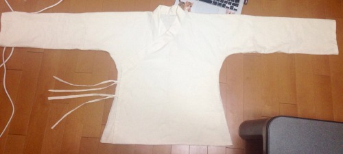 ambrelain:没有缝纫机真痛苦 （so I tried to make 中衣 by myself and I made it✌(՞ټ՞ )✌）all handmade