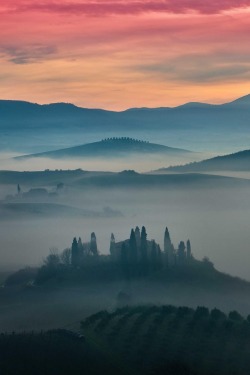 tect0nic:  Atmosphere of a sunrise by Mauro