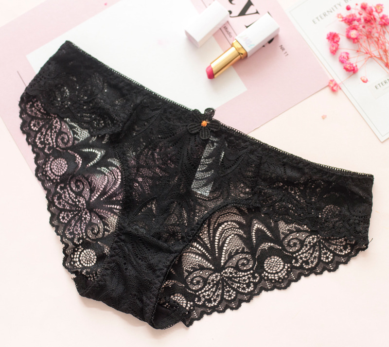 insidemydaydream:Delicately made with the finest materials, this classic lingerie