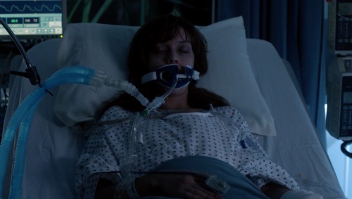 Bates Motel - Emma in hospital 