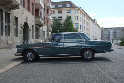 1969 Mercedes-Benz 300 SEL 3.5 (W109). Very unusual color combination on this W109 – but even more b