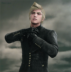 ffxvcaps:    Final Fantasy XV: Comrades → Prompto wearing Regis’s outfit  