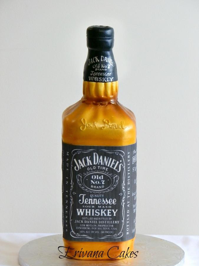 cakedecoratingtopcakes:  Jack Daniel’s Bottle cake by erivana …See the cake: