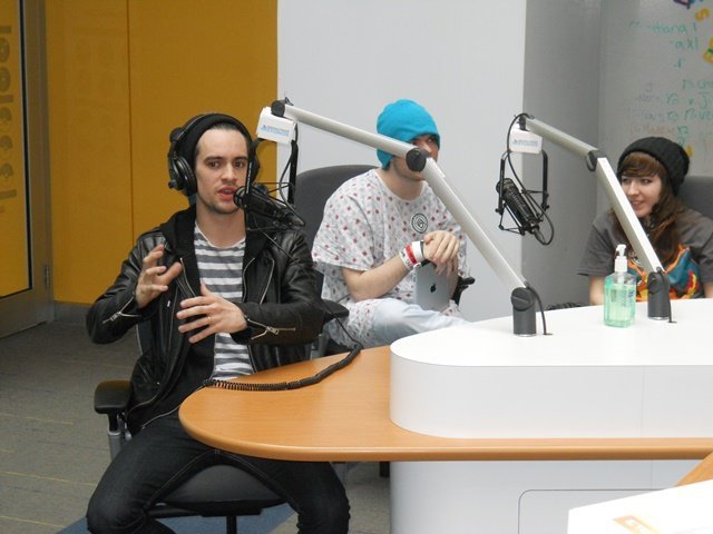 marchingclocks:  Brendon Urie, Lead Singer Of Panic! At the Disco, Visits Seacrest