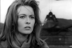 semioticapocalypse: Faye Dunaway in the «Amanti» by Vittorio De Sica. 1968   [::SemAp Twitter || SemAp::] 