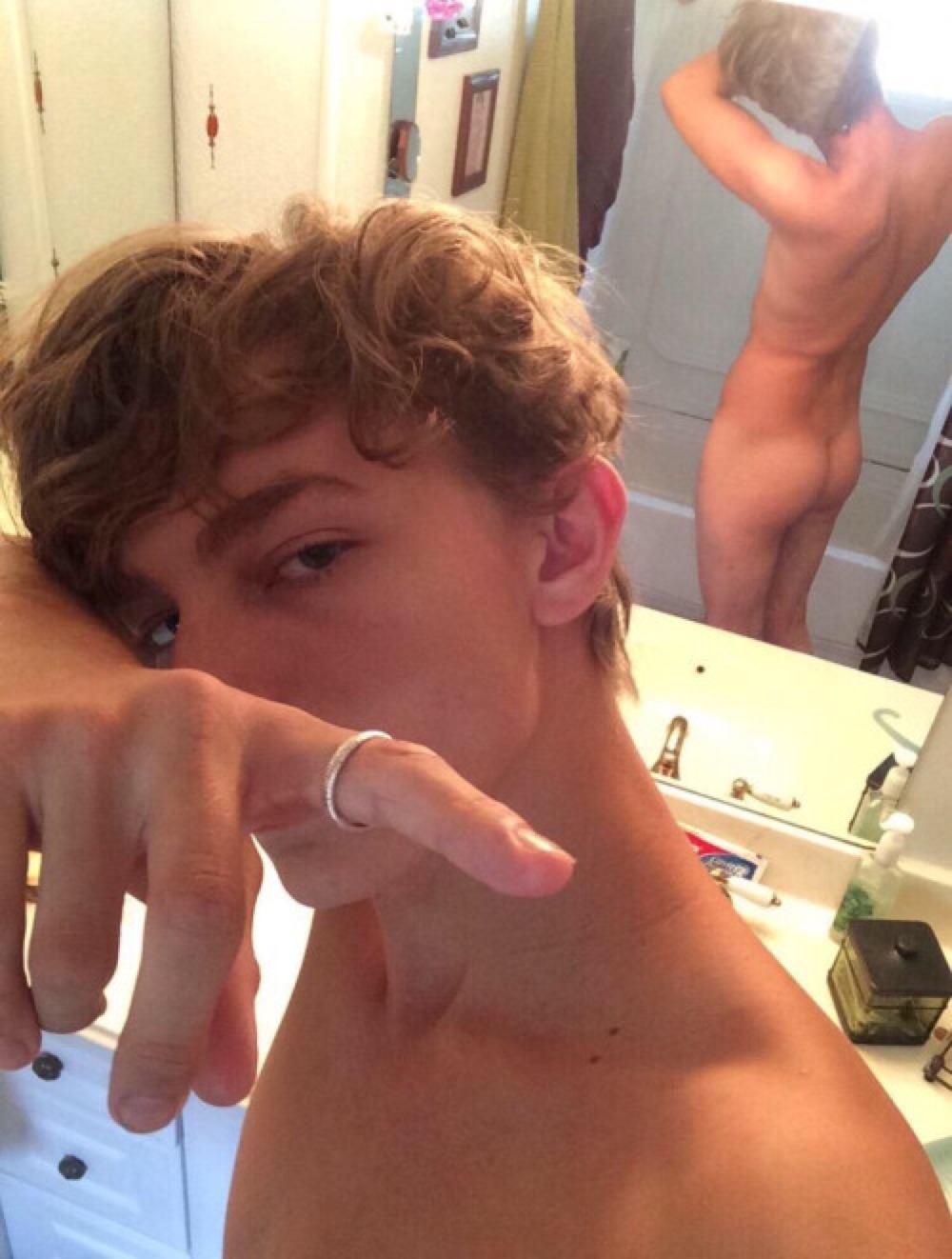 vogvechild:  straightexposednudes:  I know his Twitter  What is it? I used to follow