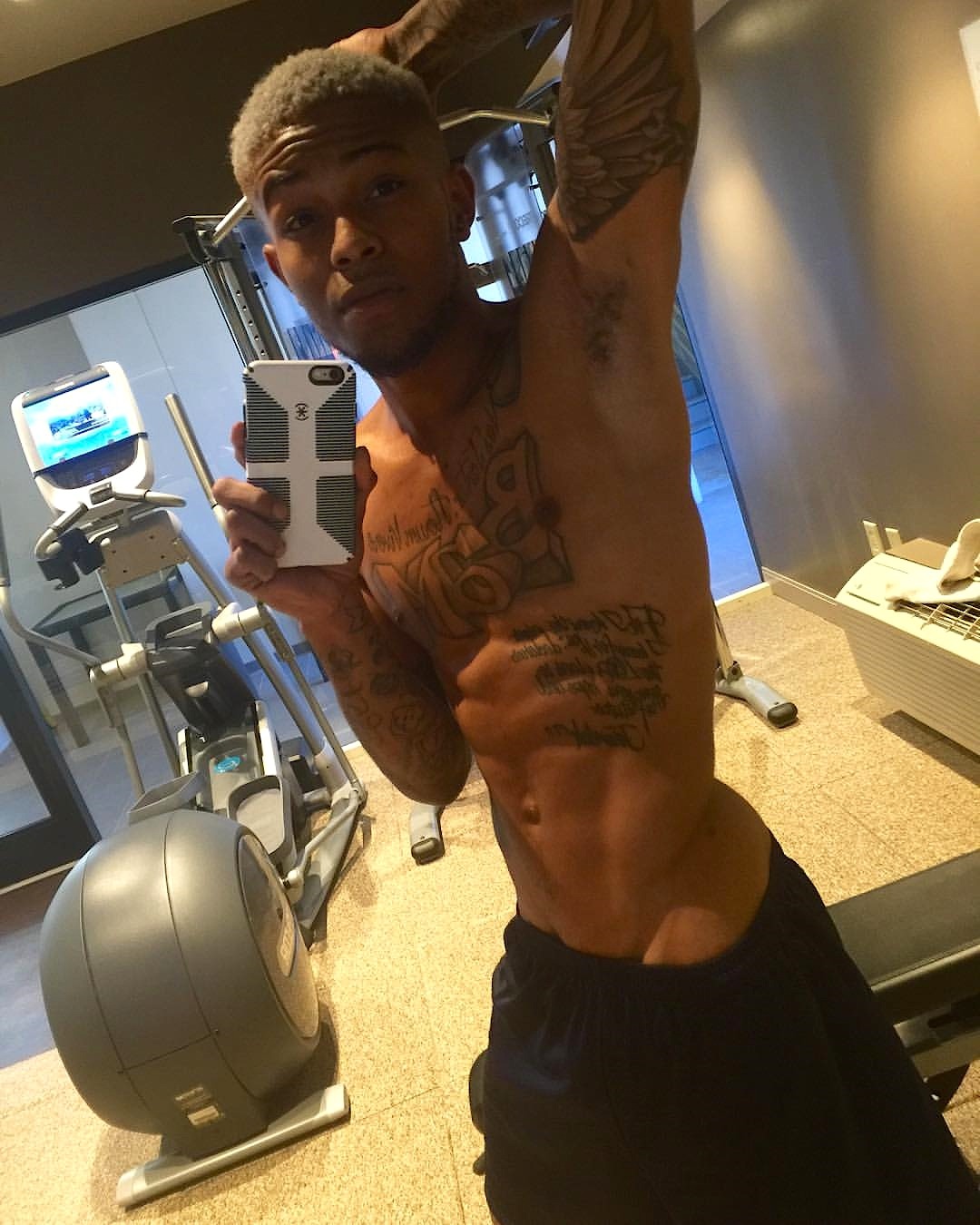 dycklova69:  solomondadon:  redz1019:  Sexy Azz Nigga  