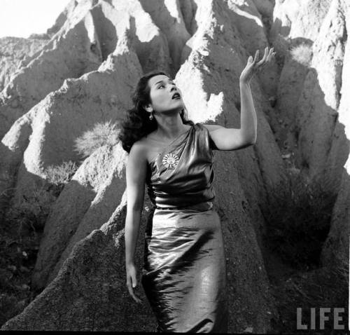 andrejvidovic:Yma Sumac, peruvian singer