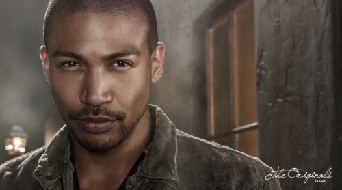 handsomeis:  Charles Michael Davis, American actor. 