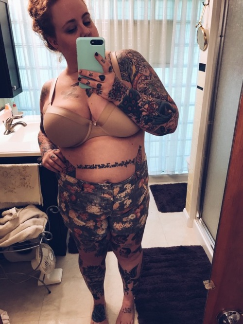 restingmiseryface:  These shorts are ugly as fuck.