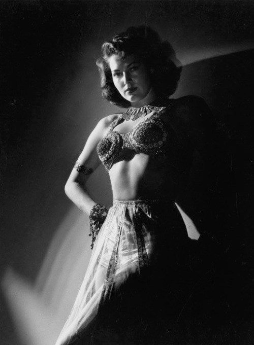 Sex summers-in-hollywood: Ava Gardner by Clarence pictures