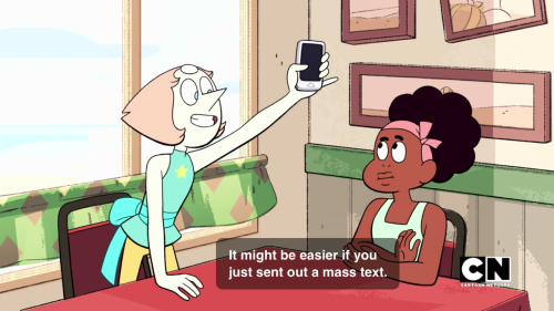 lcpislczulii:  Pearl + Her New Cell Phone
