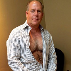 uncutphotographer:Love love chest hair