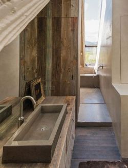 fuckyeahawesomehouses:  Serene Chalet Bathrooms 