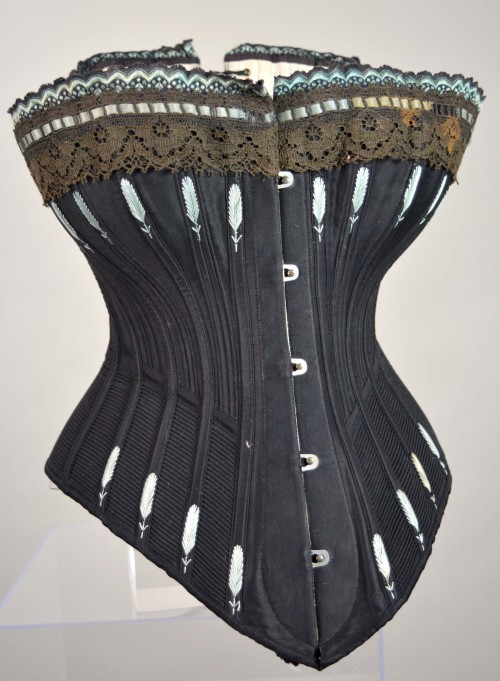 symingtoncorsets:C. 1895 This busk front corset is typical of the beautifully designed styles of t