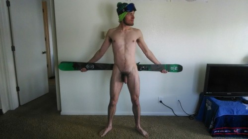 punud:  1nt0them1st:  Posing with my skis. adult photos