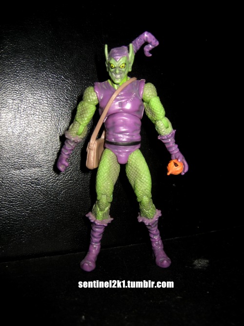 Marvel Universe: Green GoblinThis is from wave 2. Whether or not this figure re-uses the earlier bod