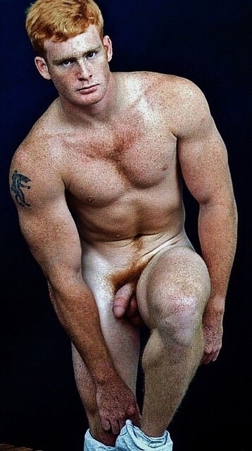 barecub2:  Beautiful redhead Mmmmm !!! 